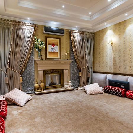 Hotel Luxe Manor Near Delhi Airport ニューデリー エクステリア 写真