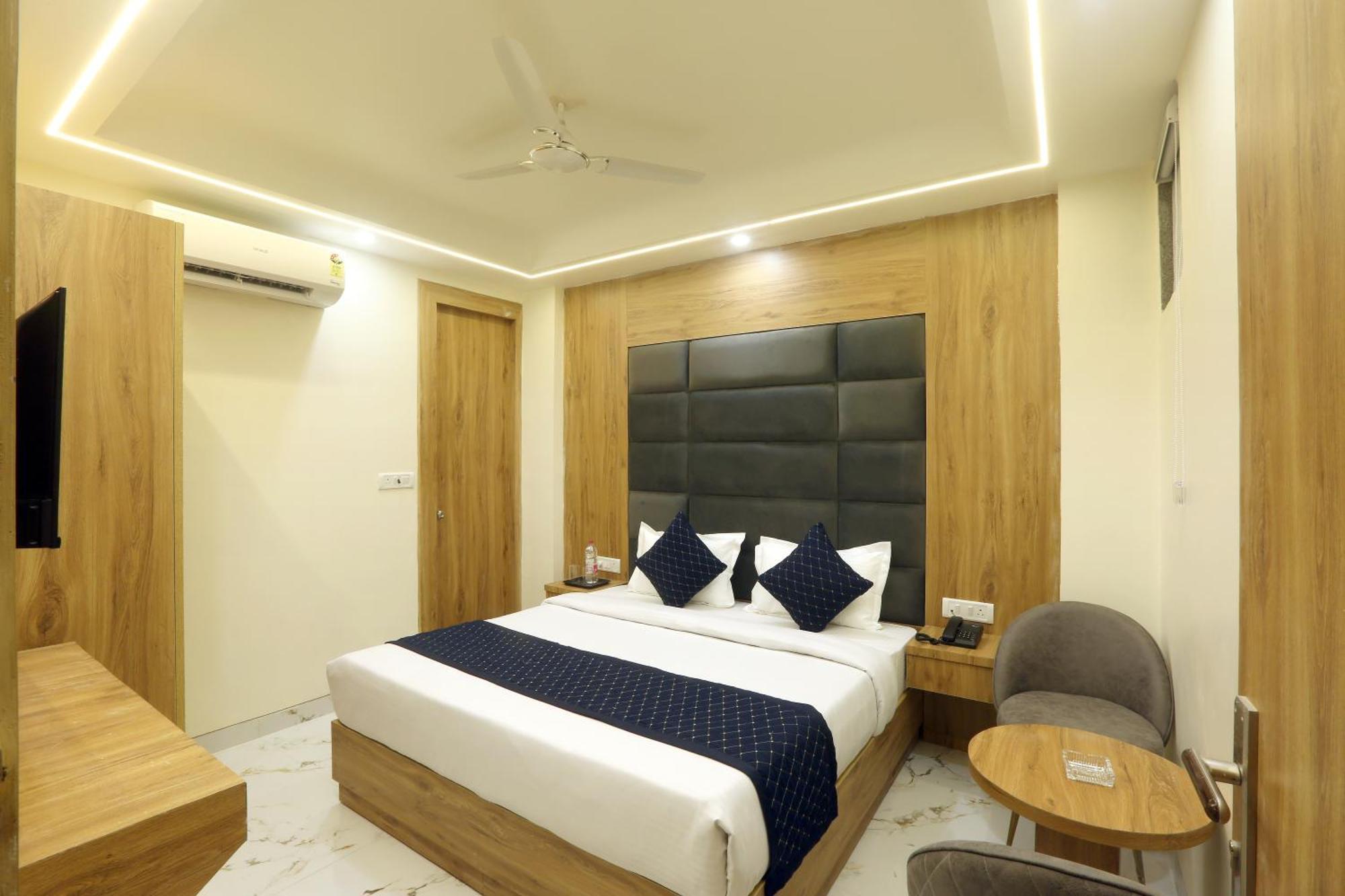 Hotel Luxe Manor Near Delhi Airport ニューデリー エクステリア 写真
