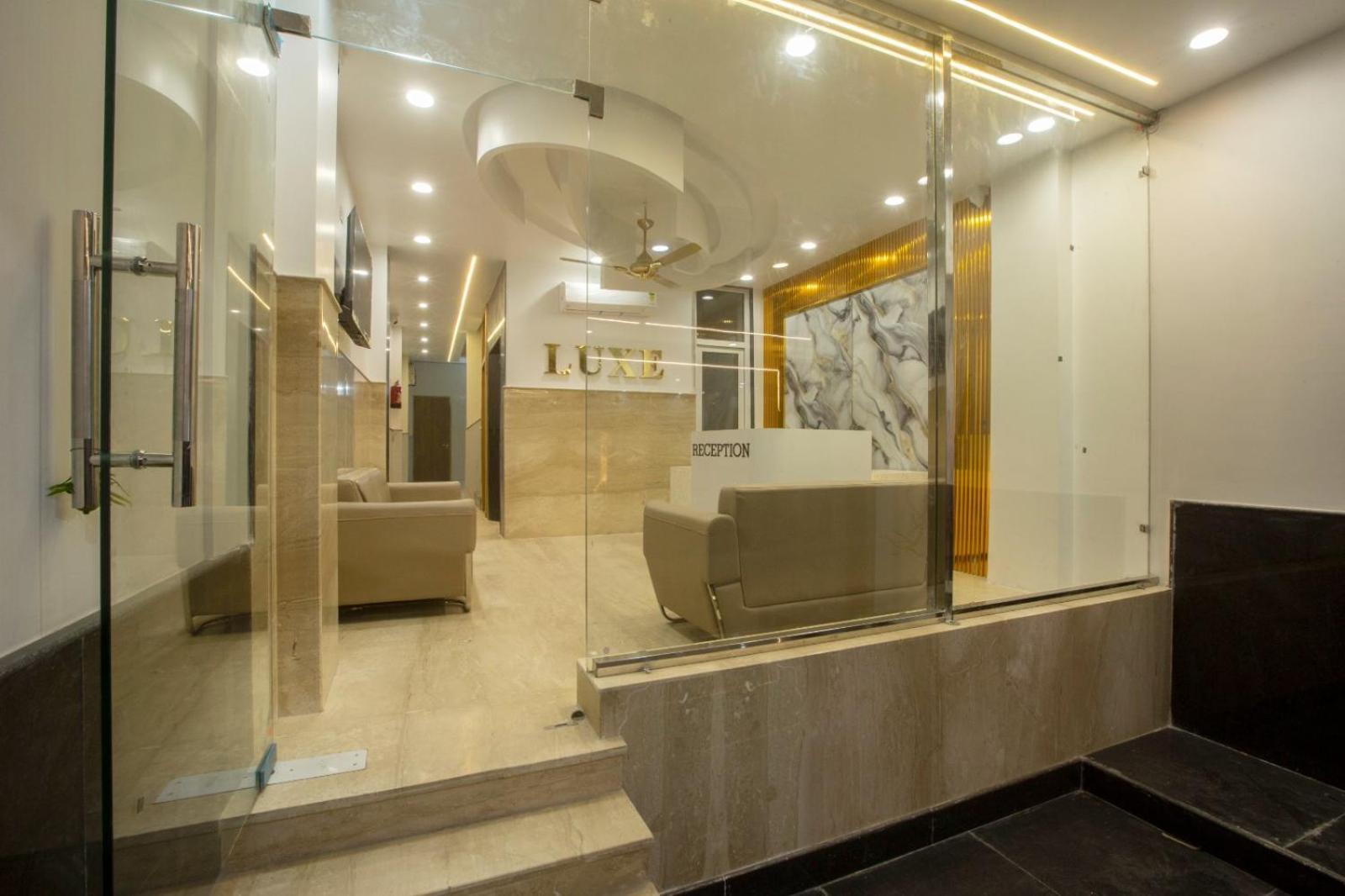 Hotel Luxe Manor Near Delhi Airport ニューデリー エクステリア 写真