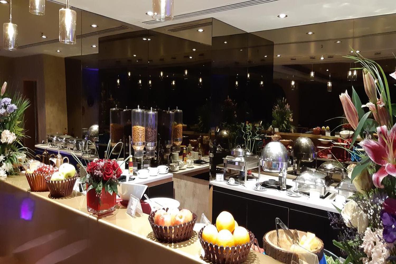 Hotel Luxe Manor Near Delhi Airport ニューデリー エクステリア 写真