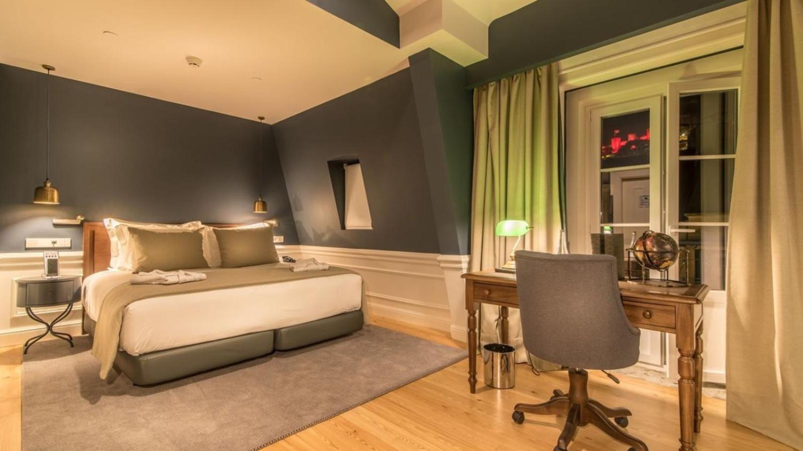 Hotel Luxe Manor Near Delhi Airport ニューデリー エクステリア 写真
